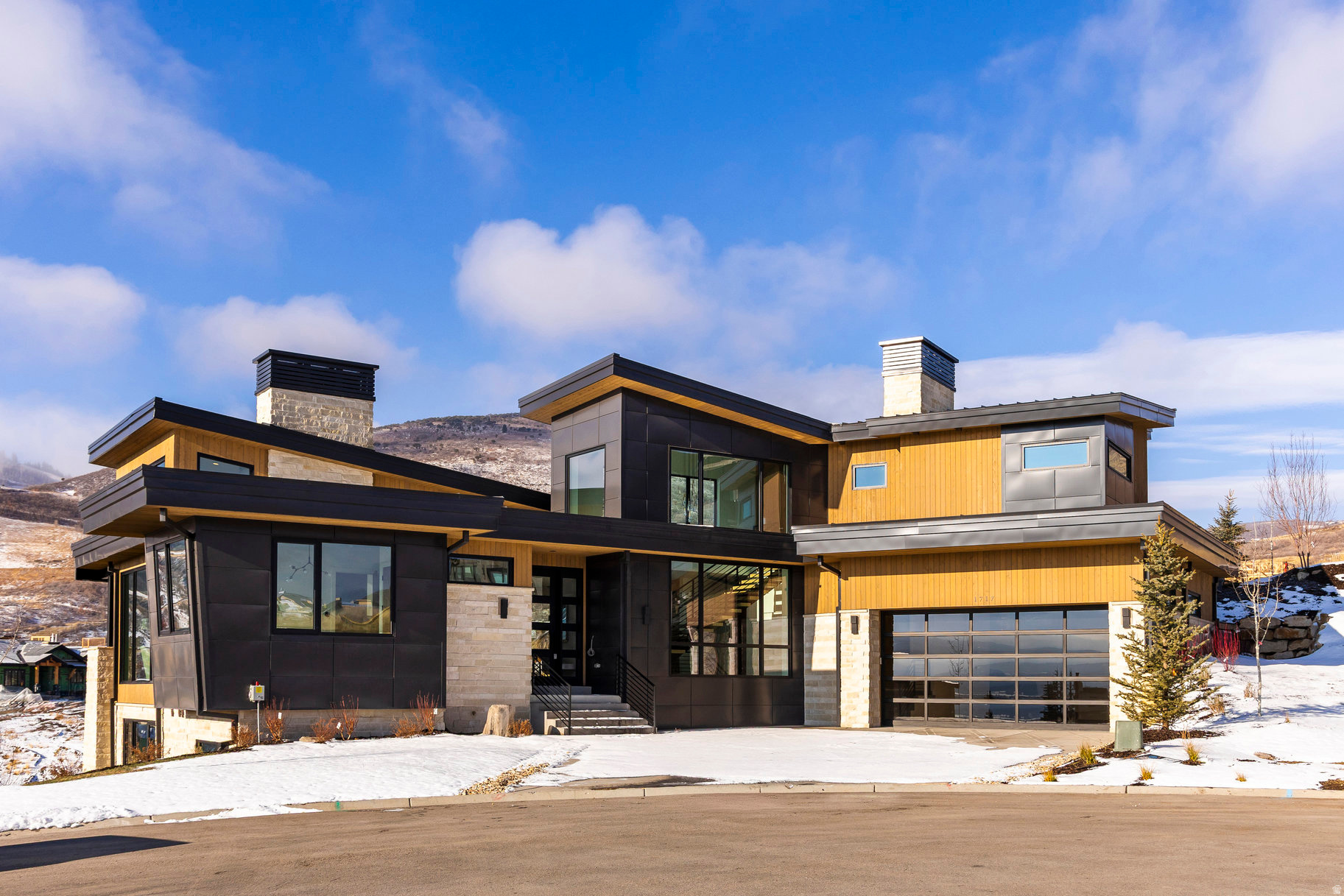 1717 W CENTAUR CT