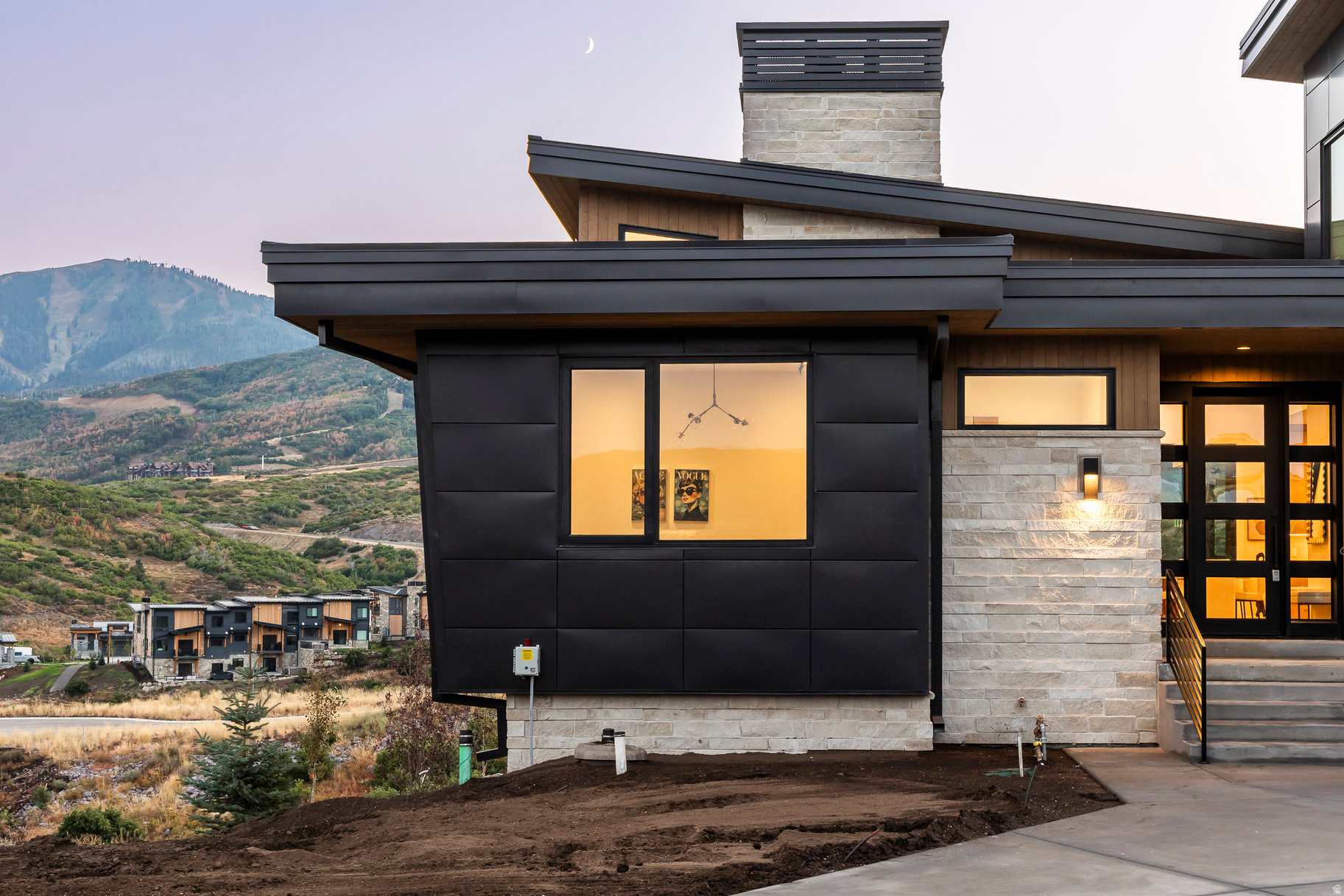 1717 W CENTAUR CT