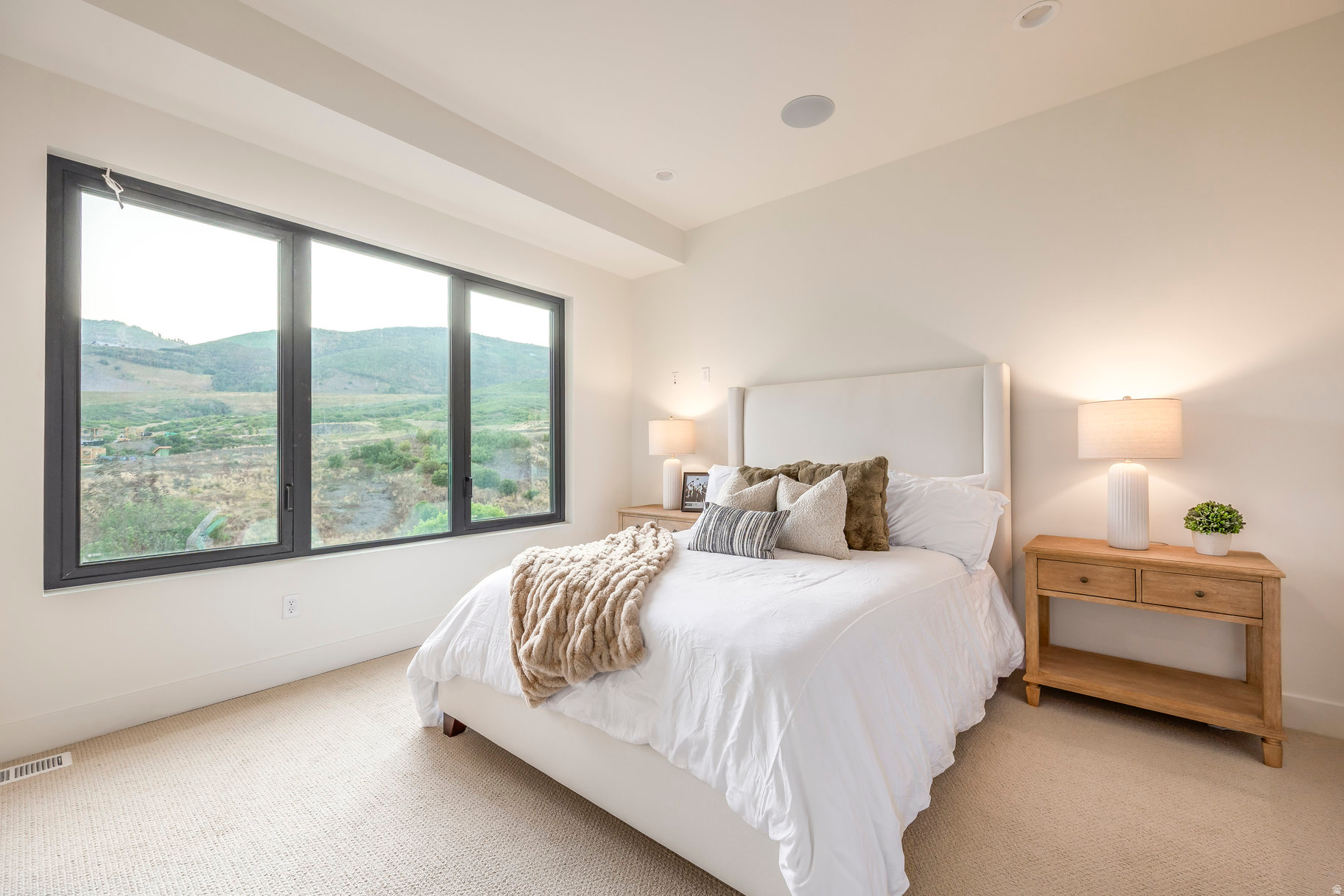1717 W CENTAUR CT