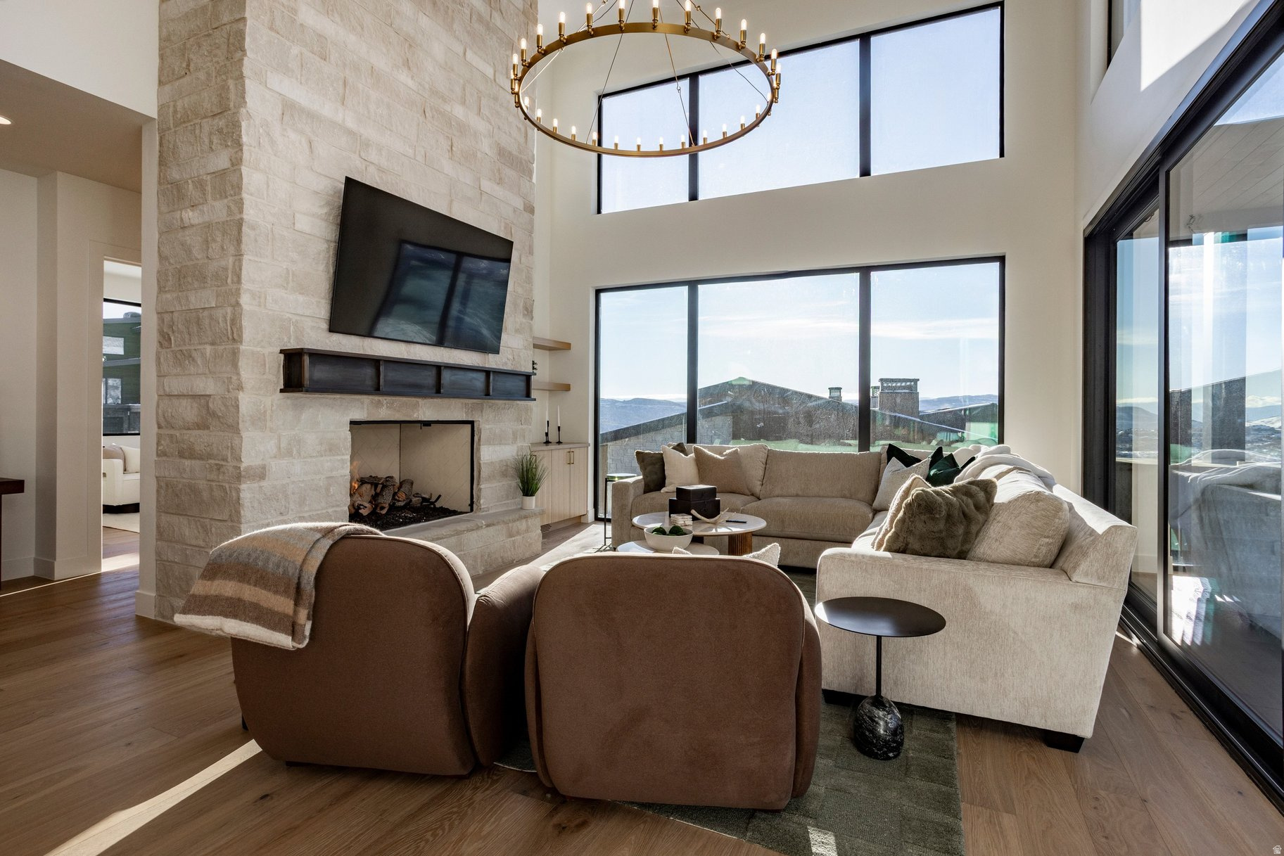 1717 W CENTAUR CT