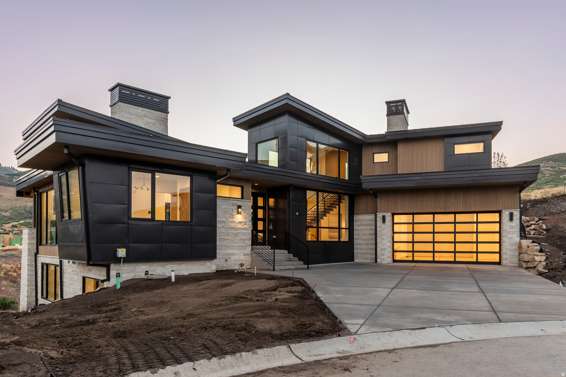 1717 W CENTAUR CT