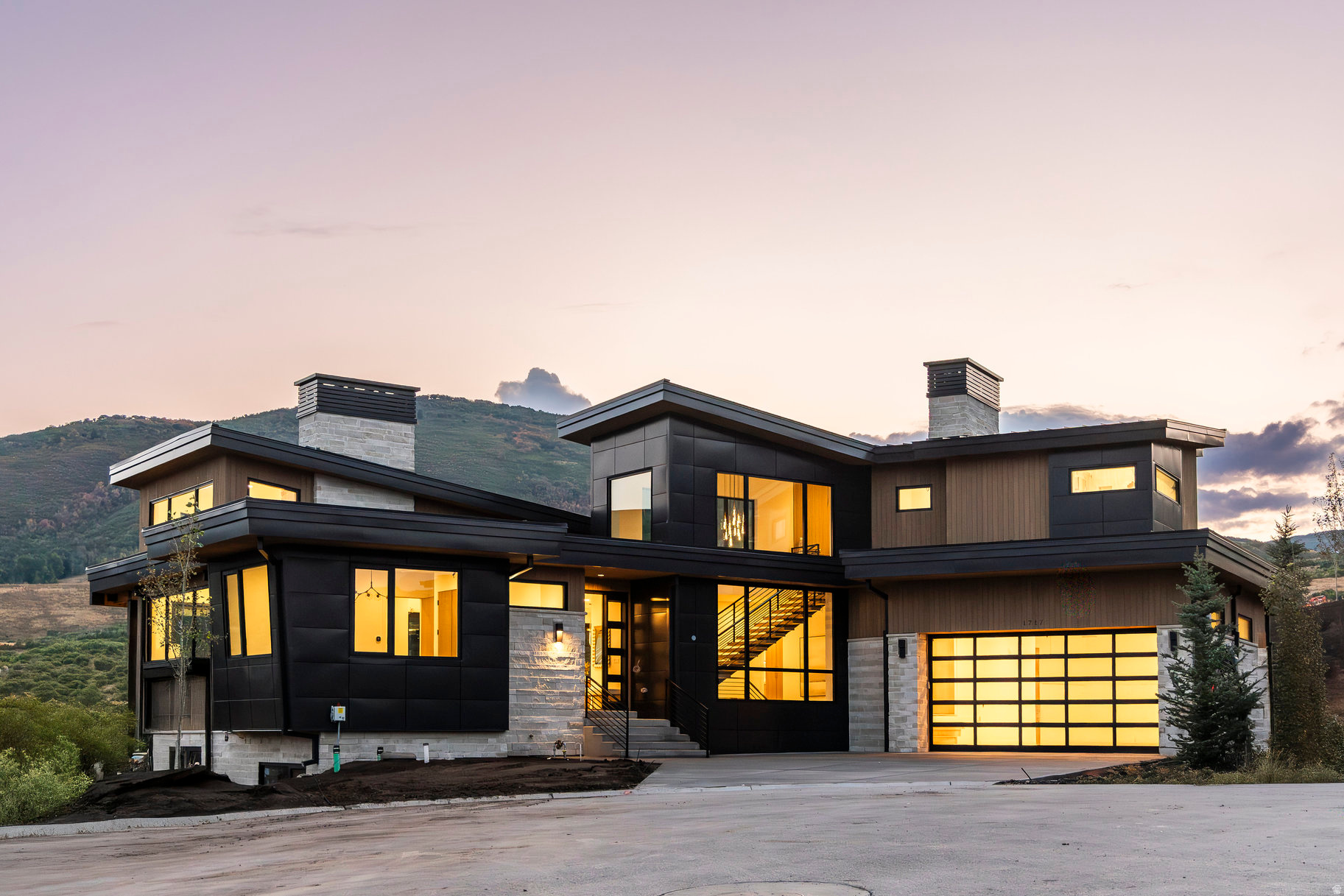 1717 W CENTAUR CT