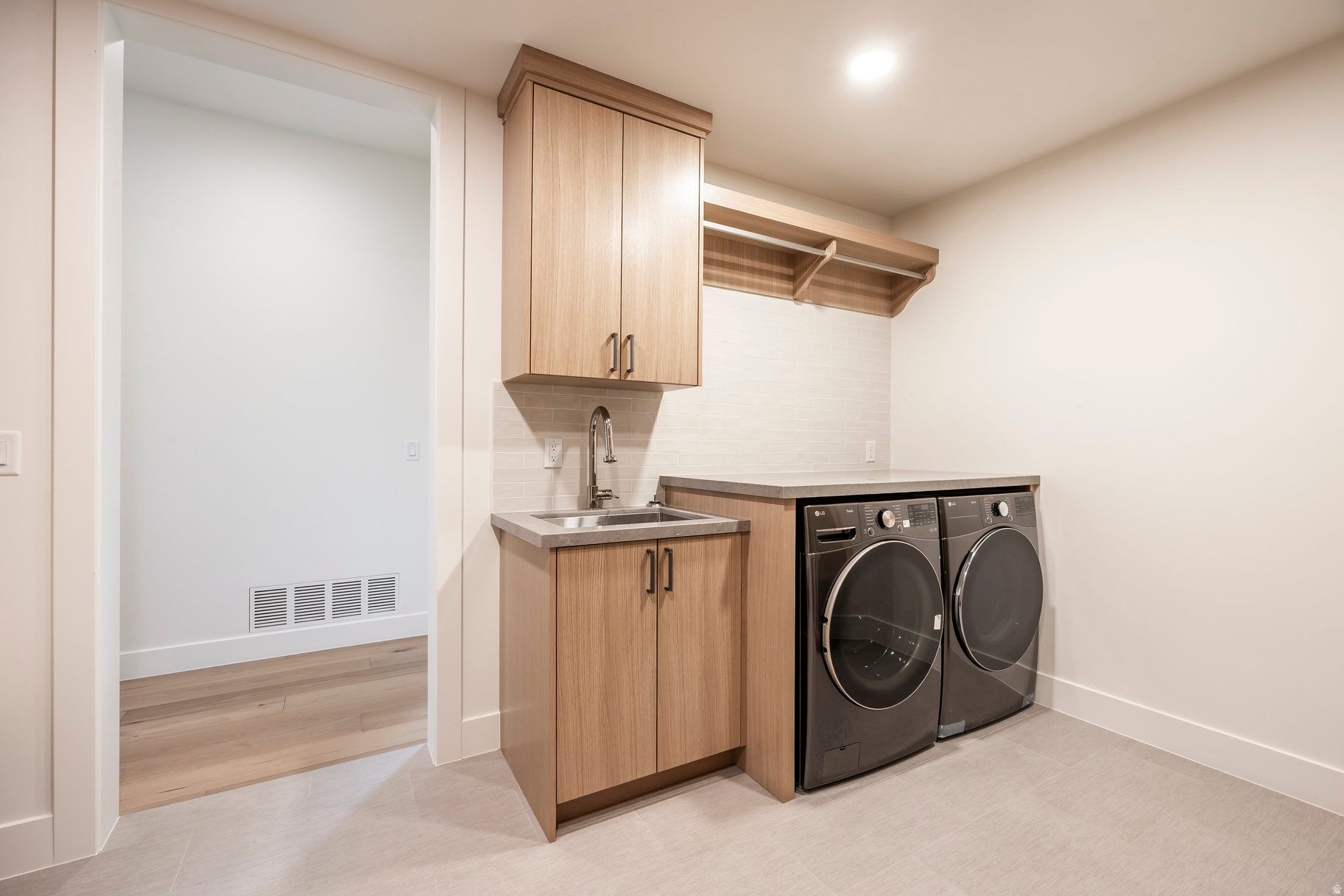 1717 W CENTAUR CT