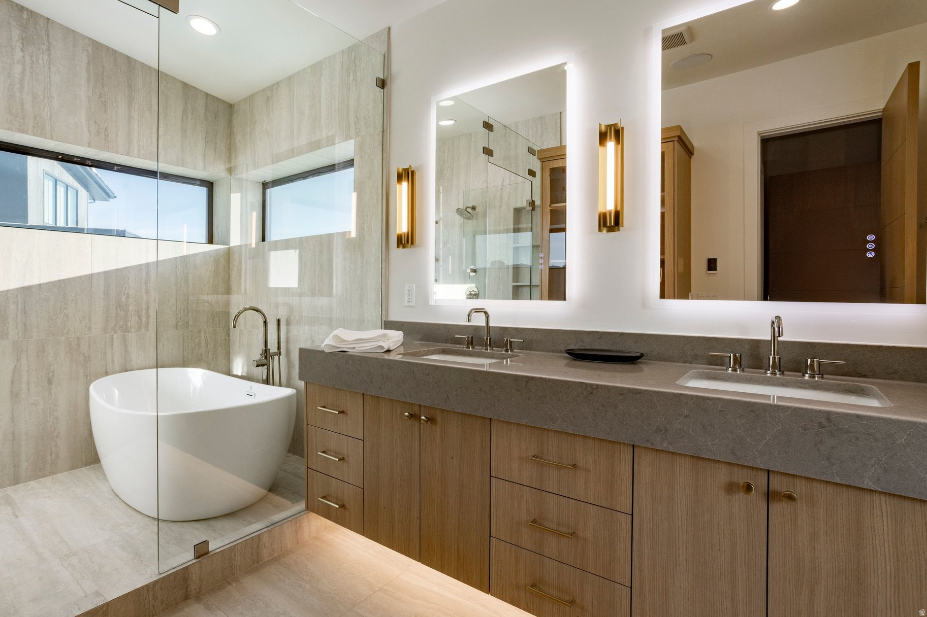 1717 W CENTAUR CT