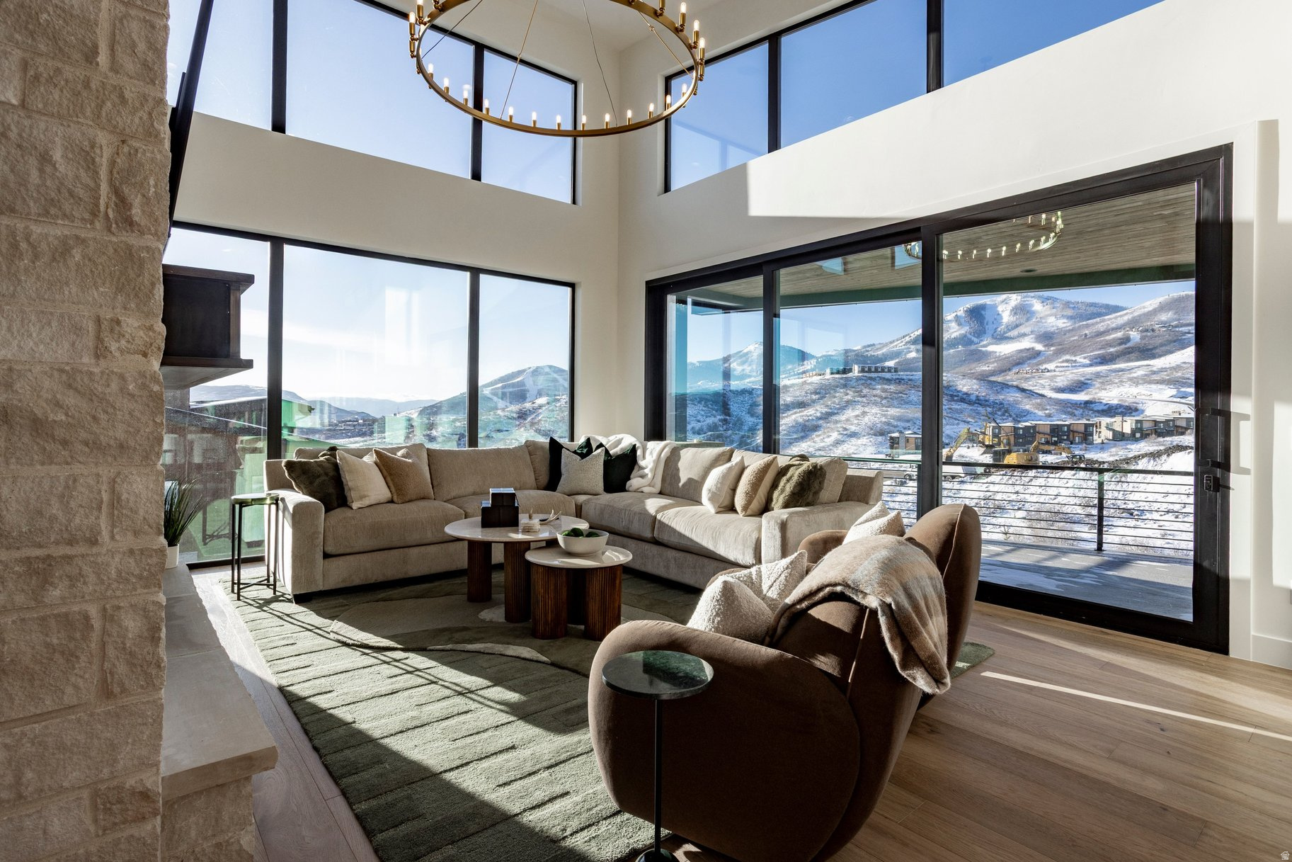 1717 W CENTAUR CT