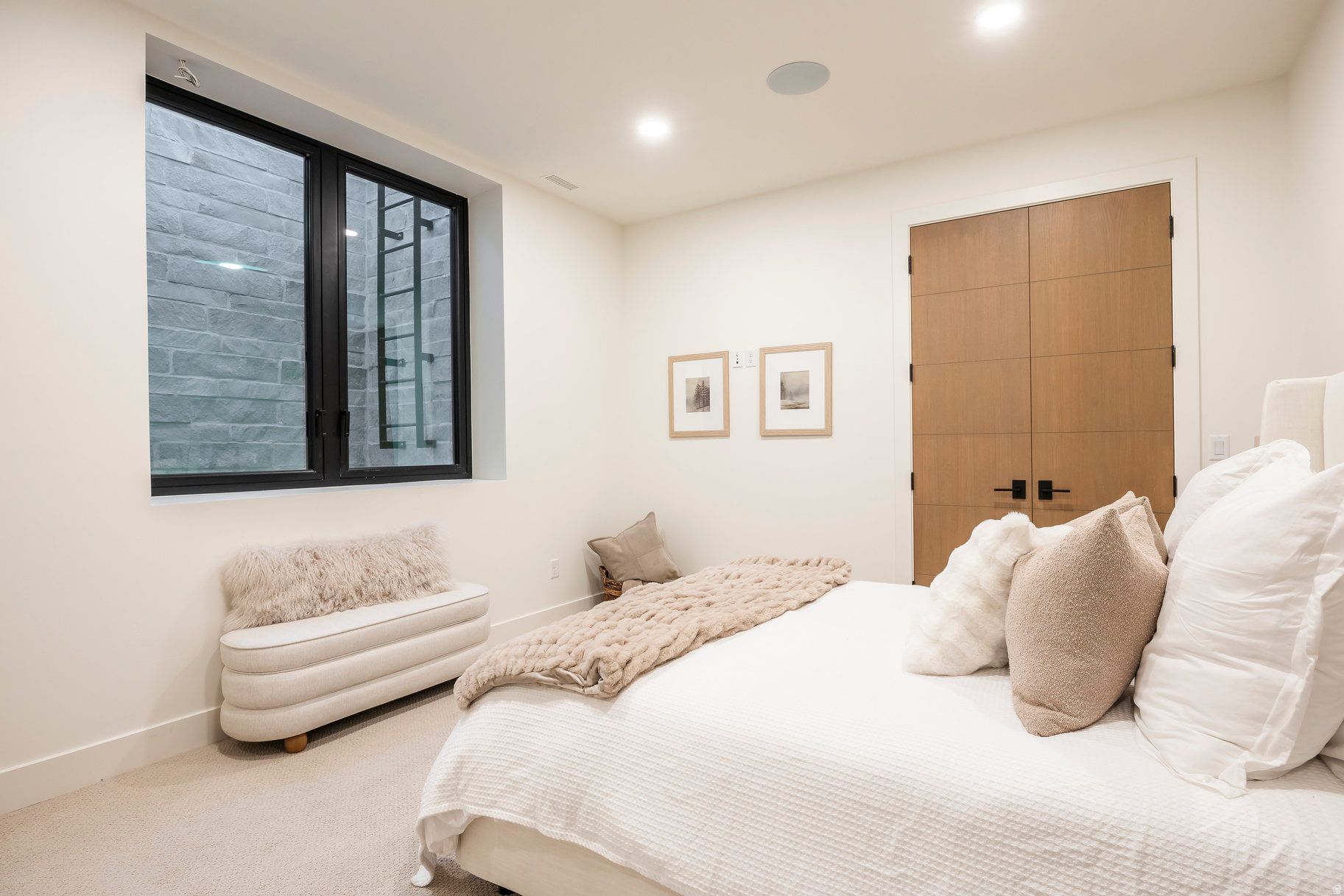 1717 W CENTAUR CT
