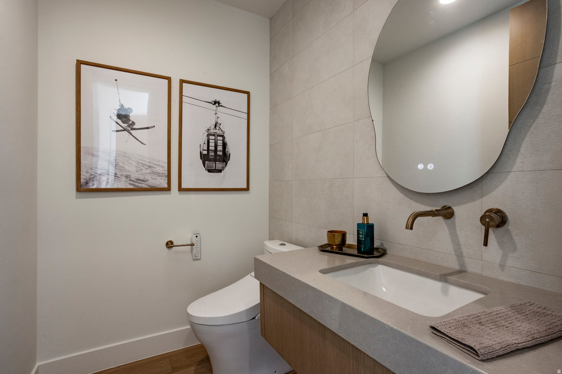 1717 W CENTAUR CT