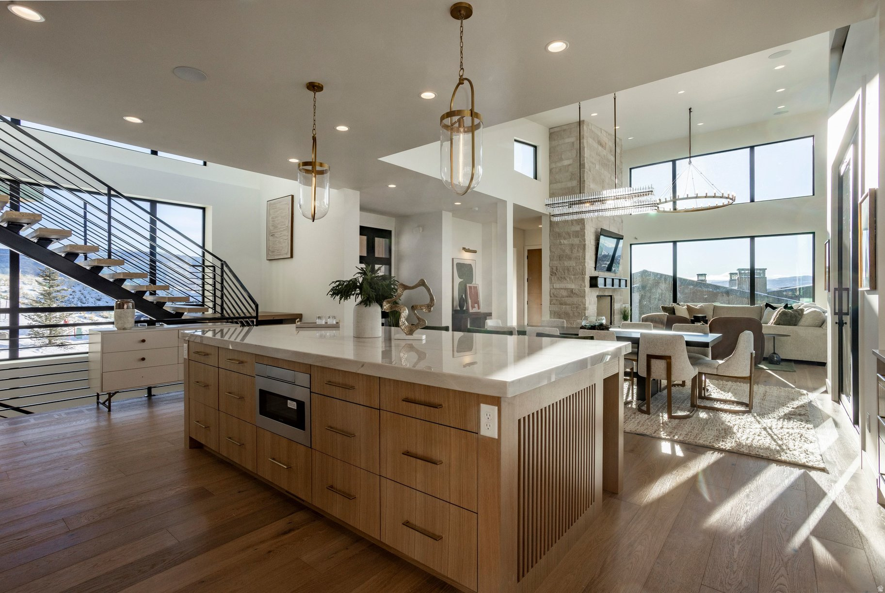 1717 W CENTAUR CT