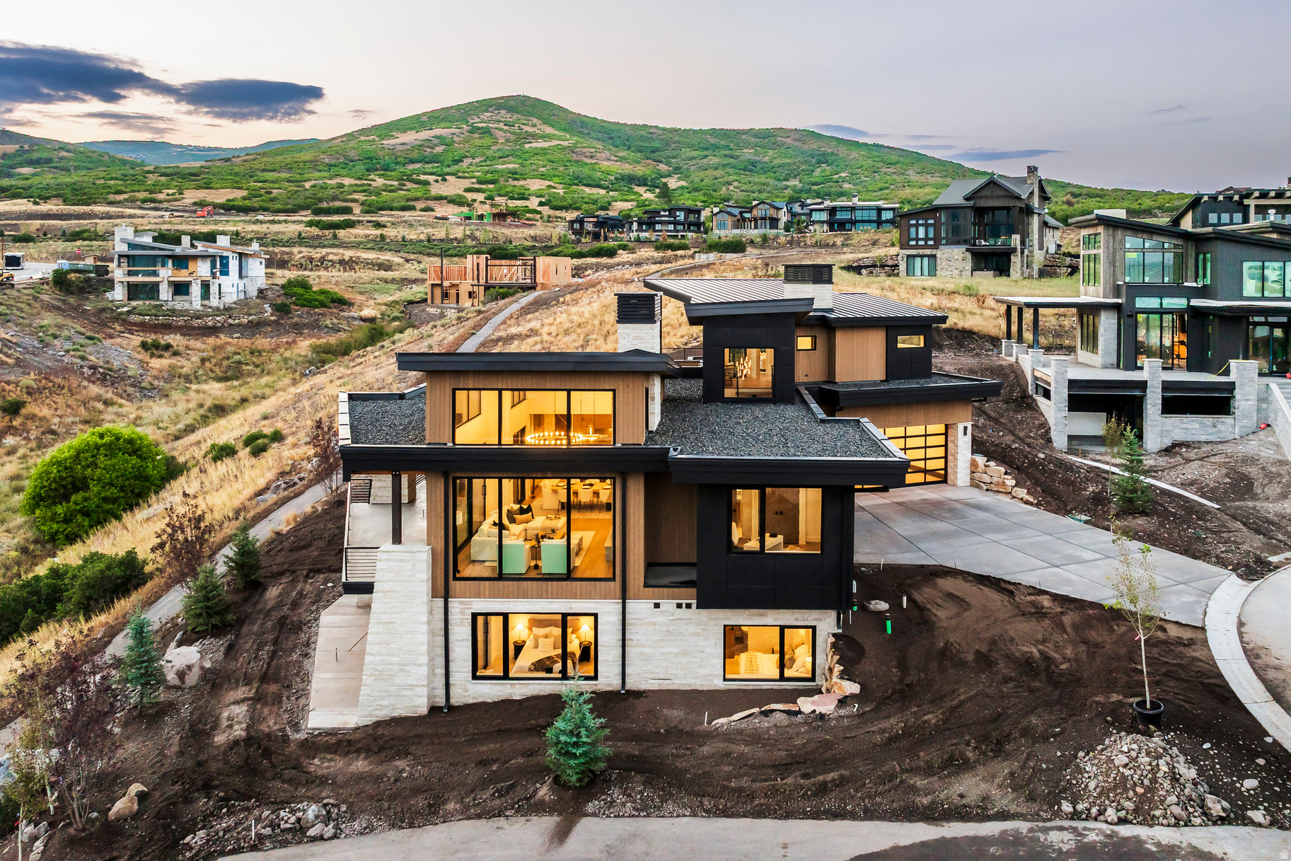 1717 W CENTAUR CT