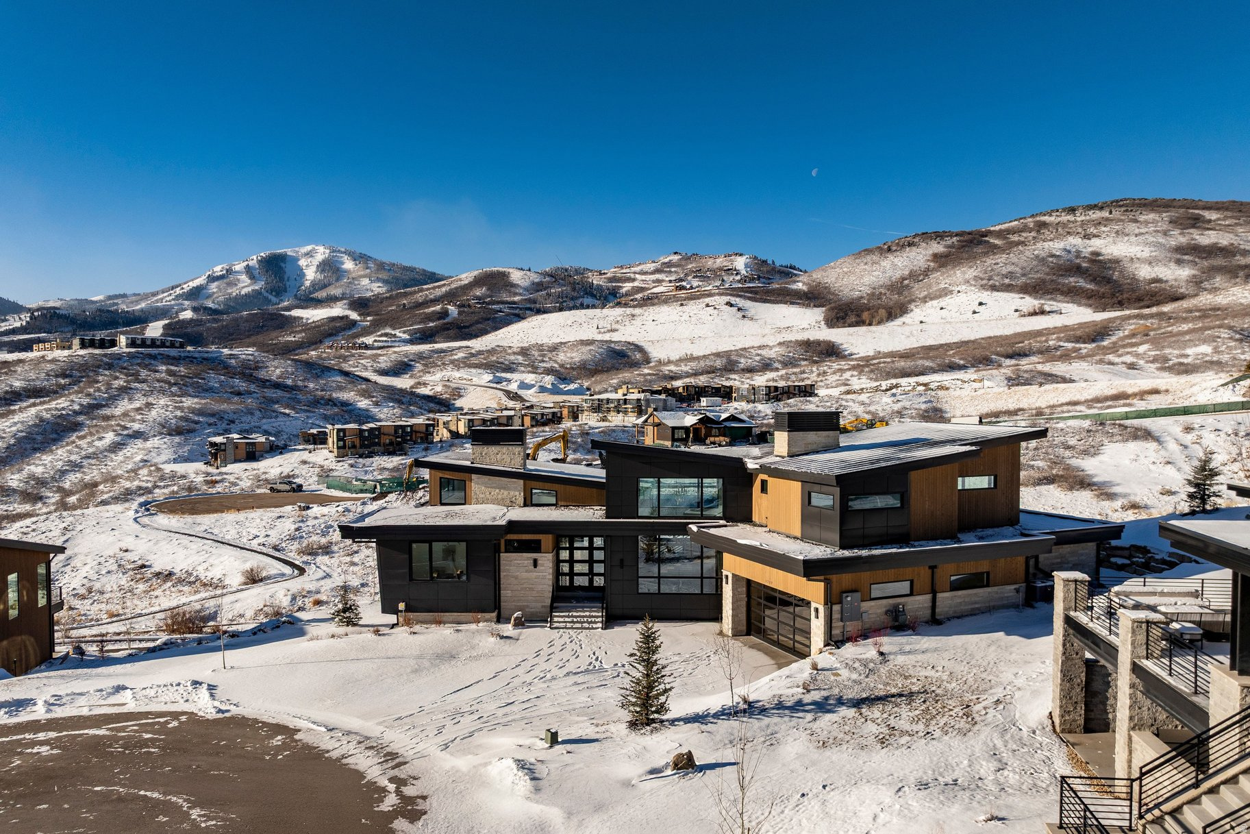 1717 W CENTAUR CT