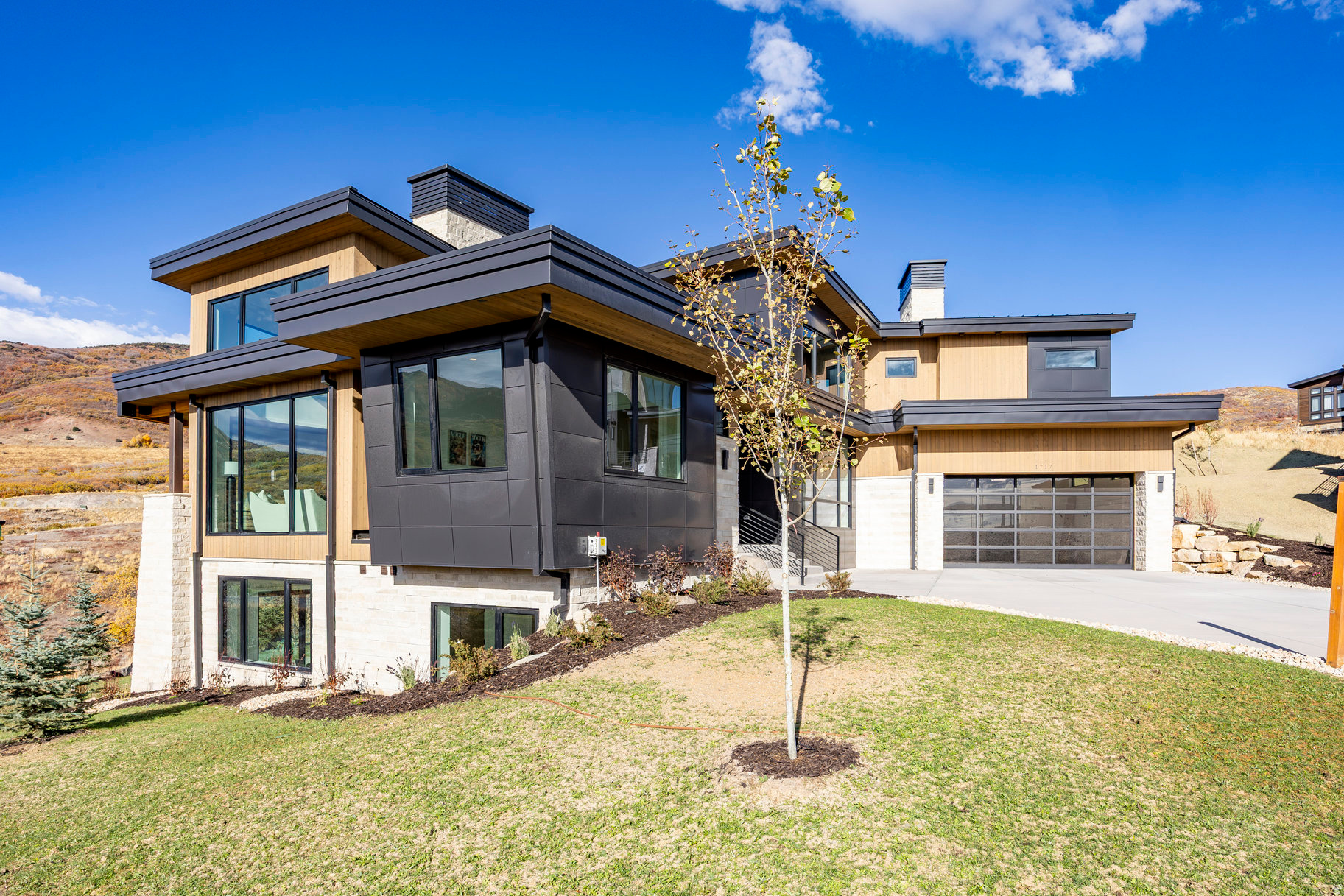 1717 W CENTAUR CT