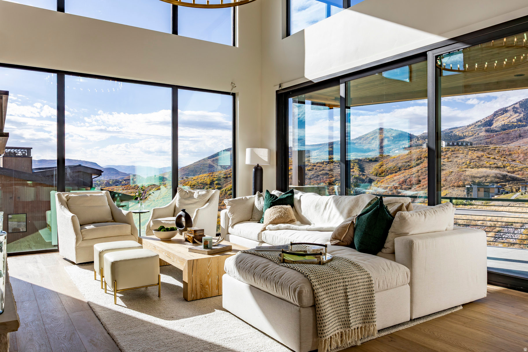 1717 W CENTAUR CT