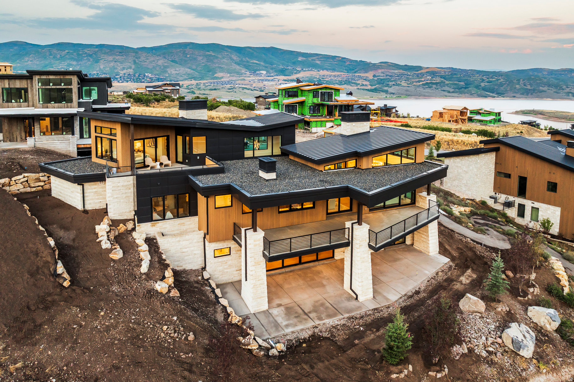1717 W CENTAUR CT