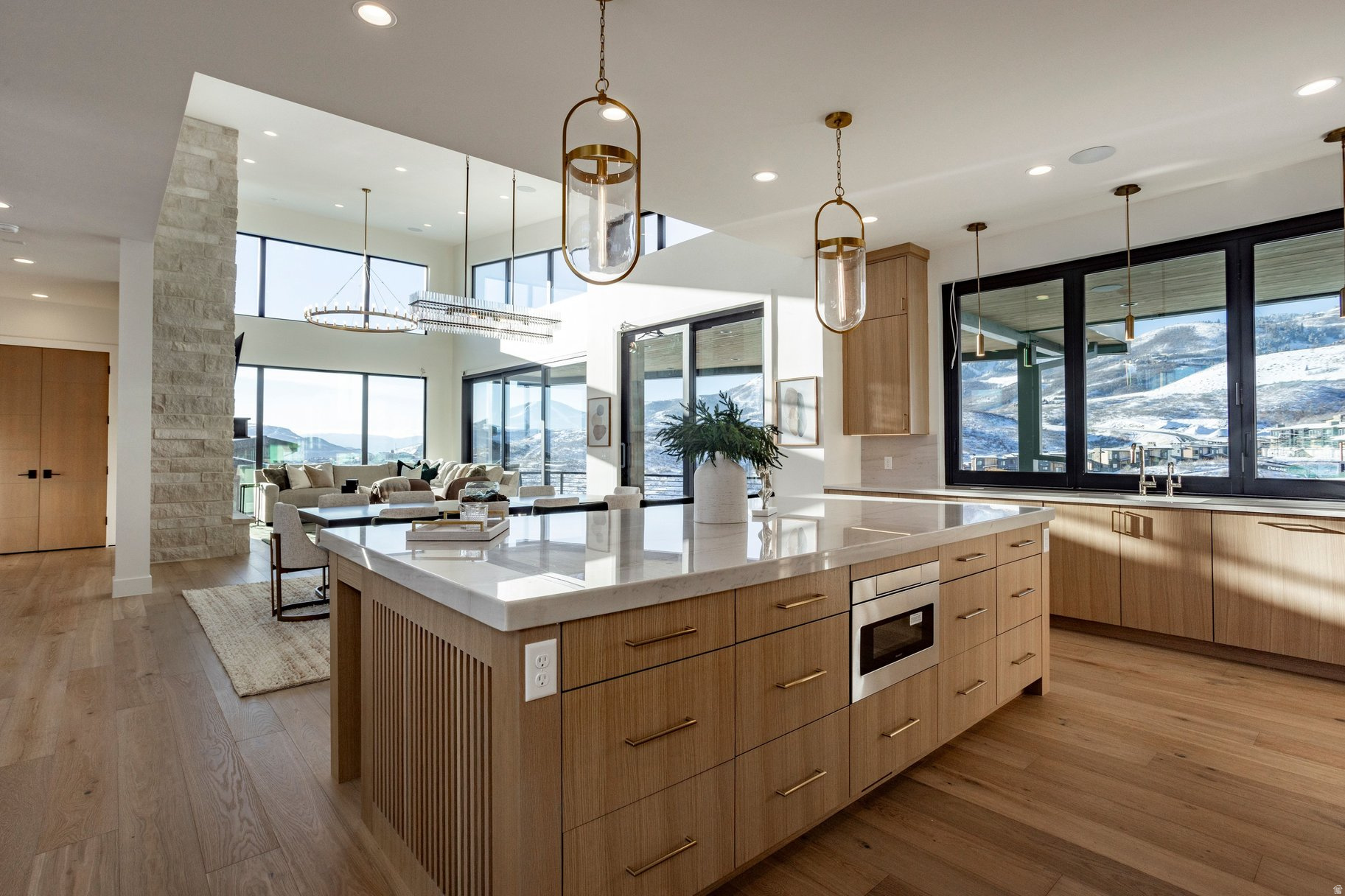 1717 W CENTAUR CT
