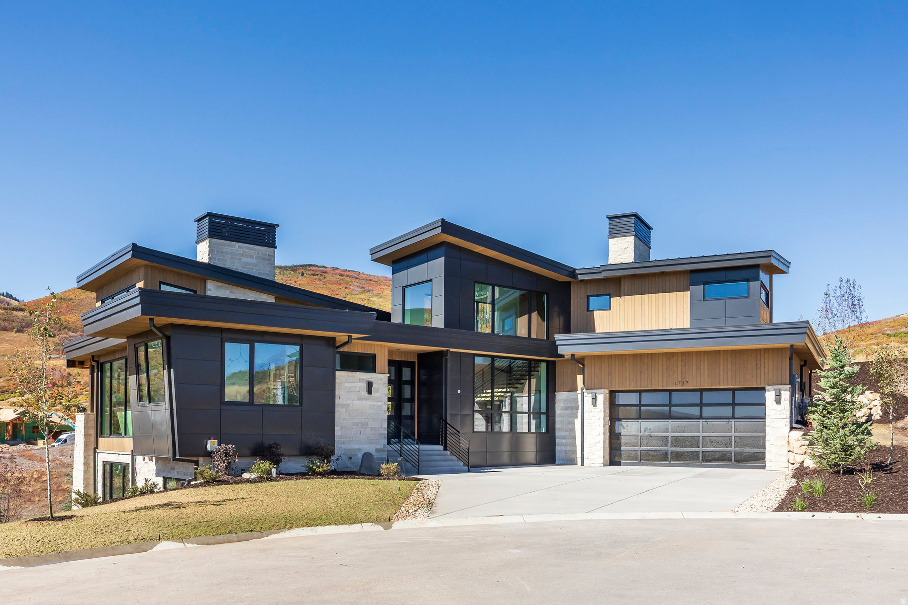 1717 W CENTAUR CT