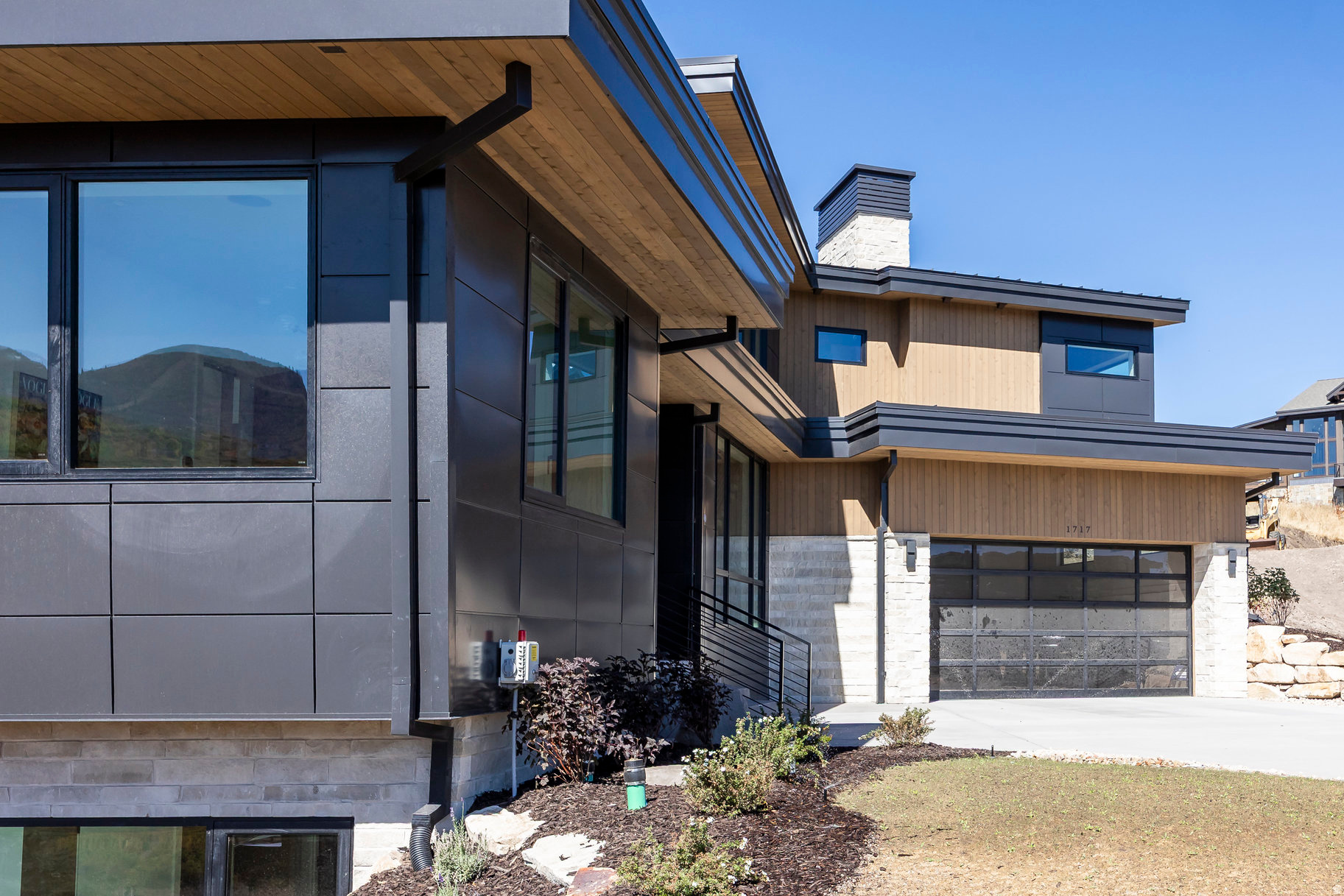 1717 W CENTAUR CT