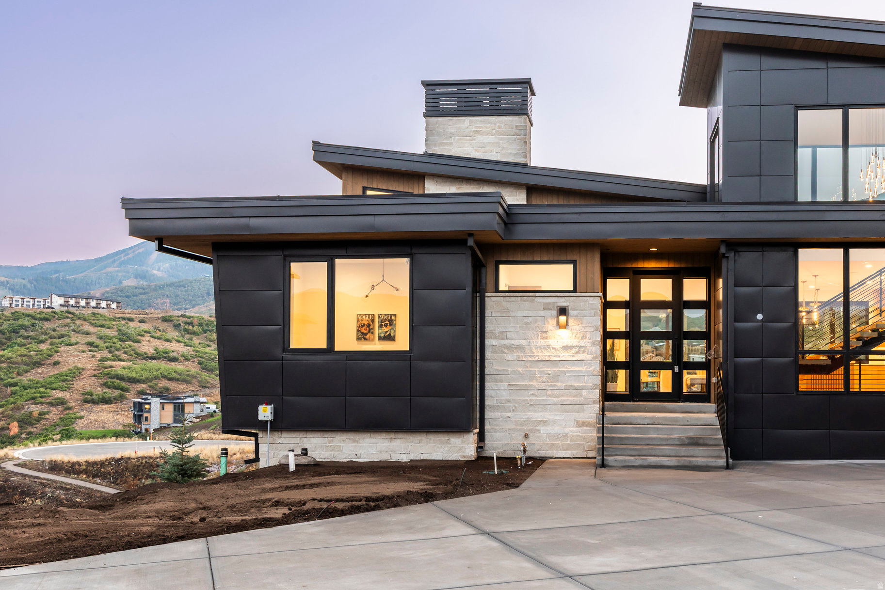 1717 W CENTAUR CT