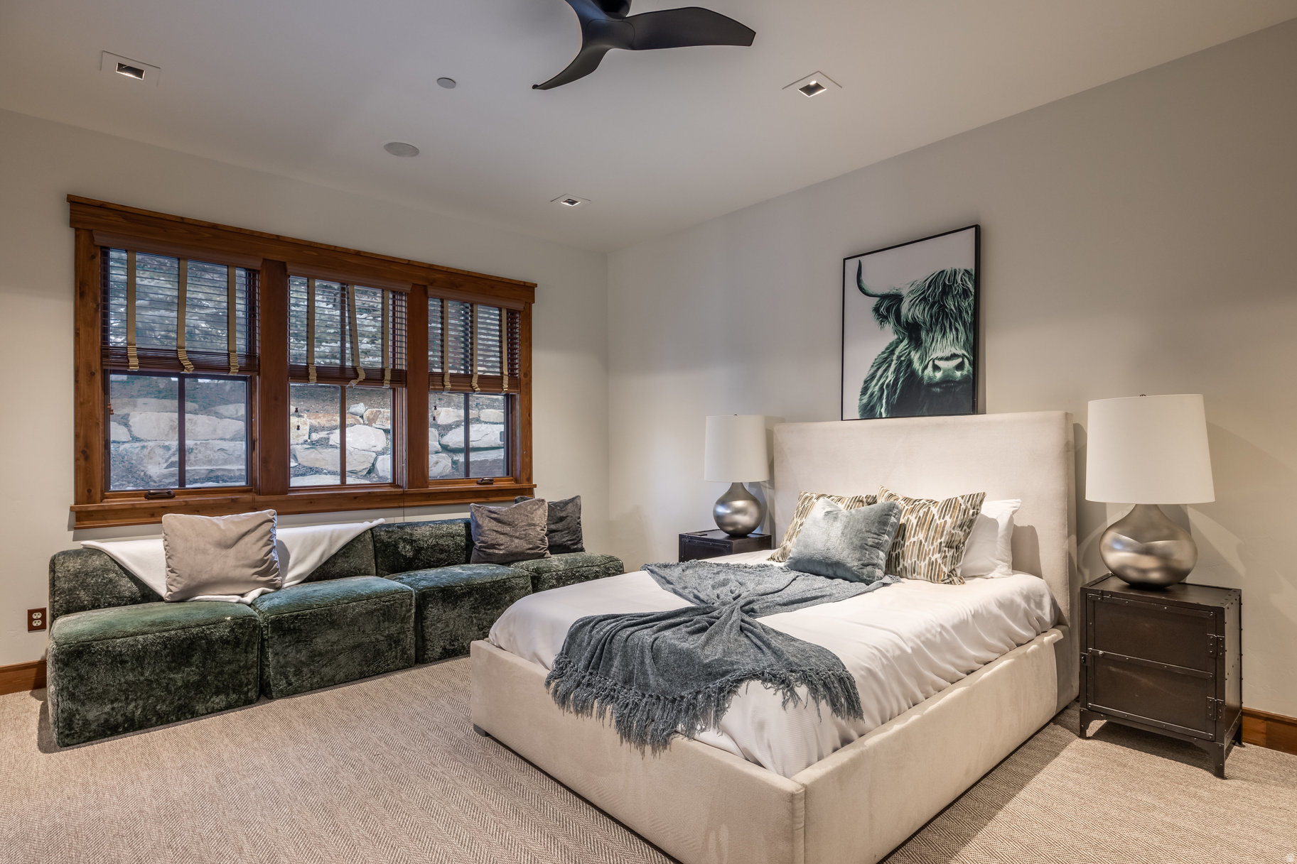 7701 N WEST HILLS TRL