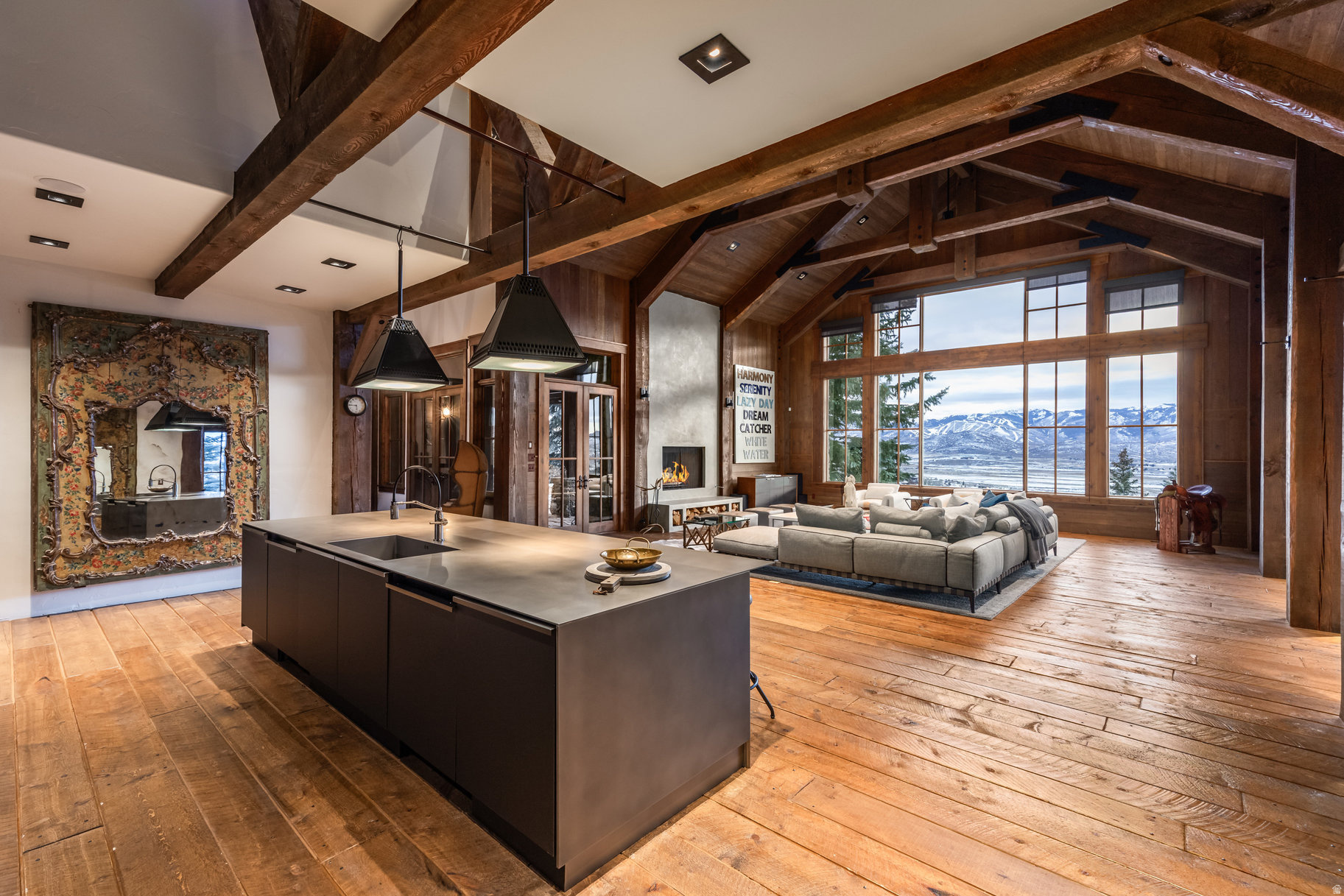 7701 N WEST HILLS TRL