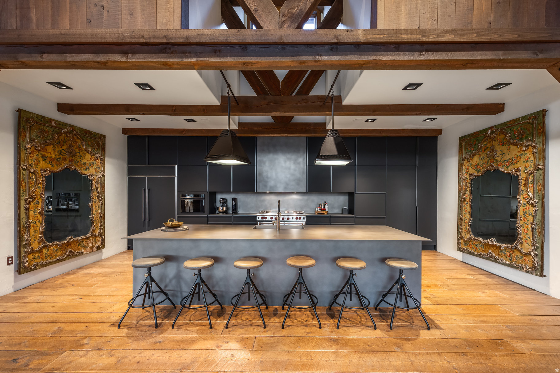 7701 N WEST HILLS TRL