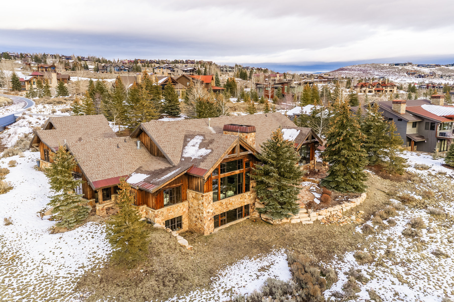 7701 N WEST HILLS TRL