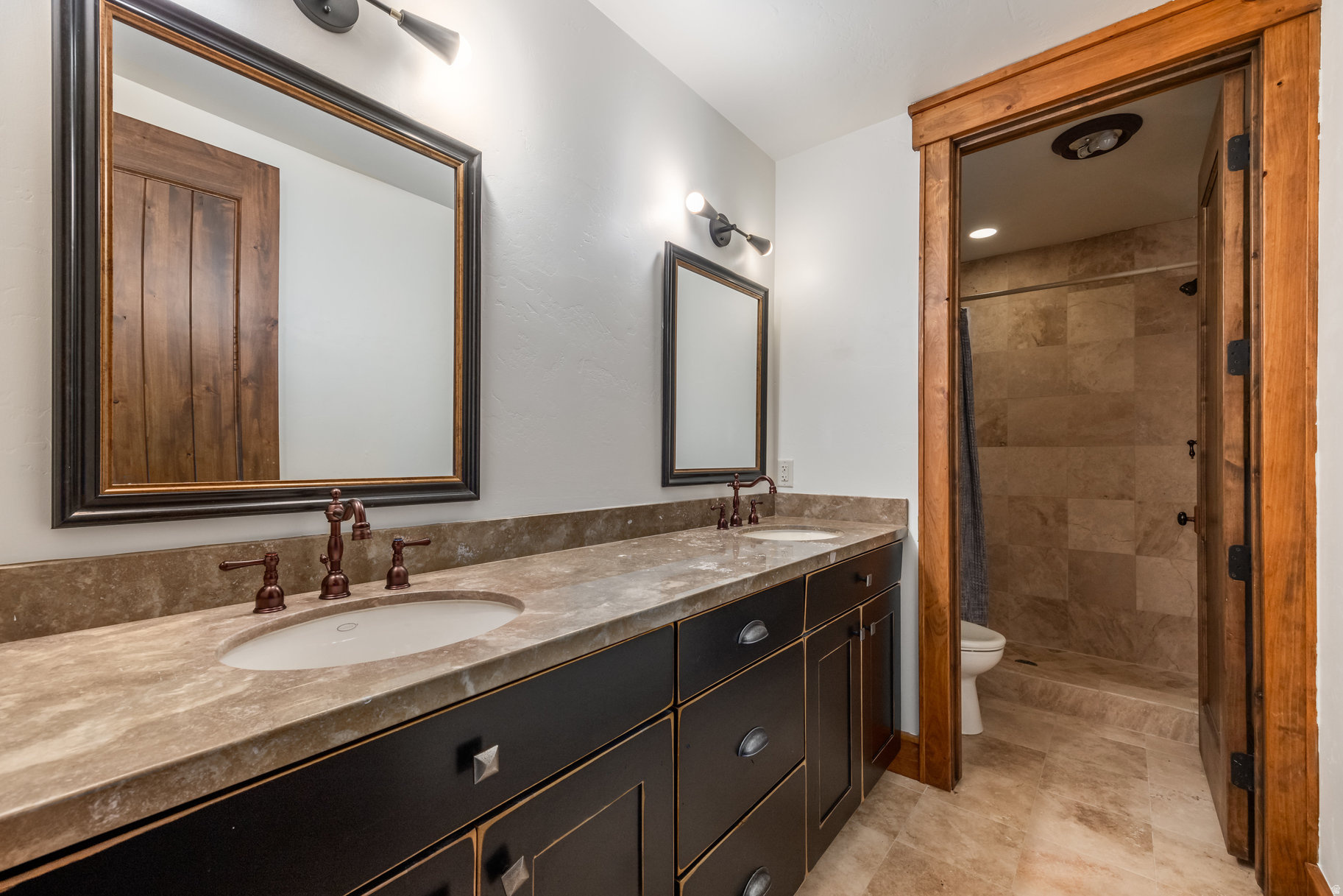 7701 N WEST HILLS TRL