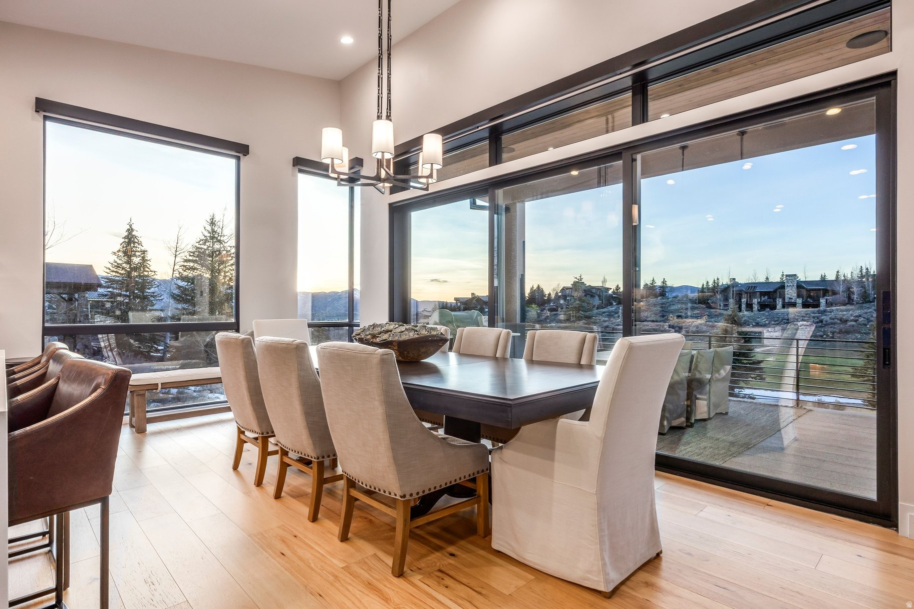 3191 E WESTVIEW TRL