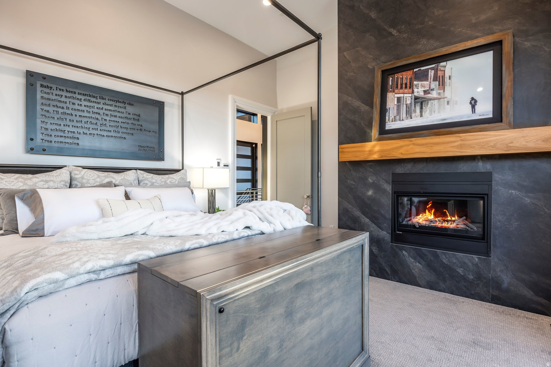3191 E WESTVIEW TRL