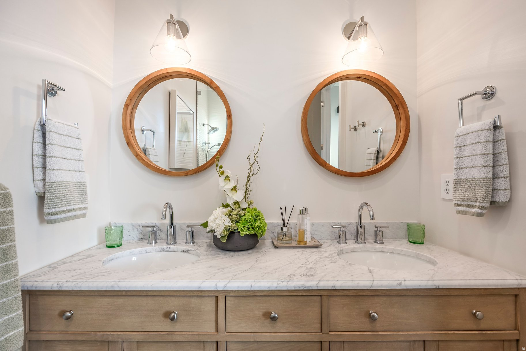 3191 E WESTVIEW TRL