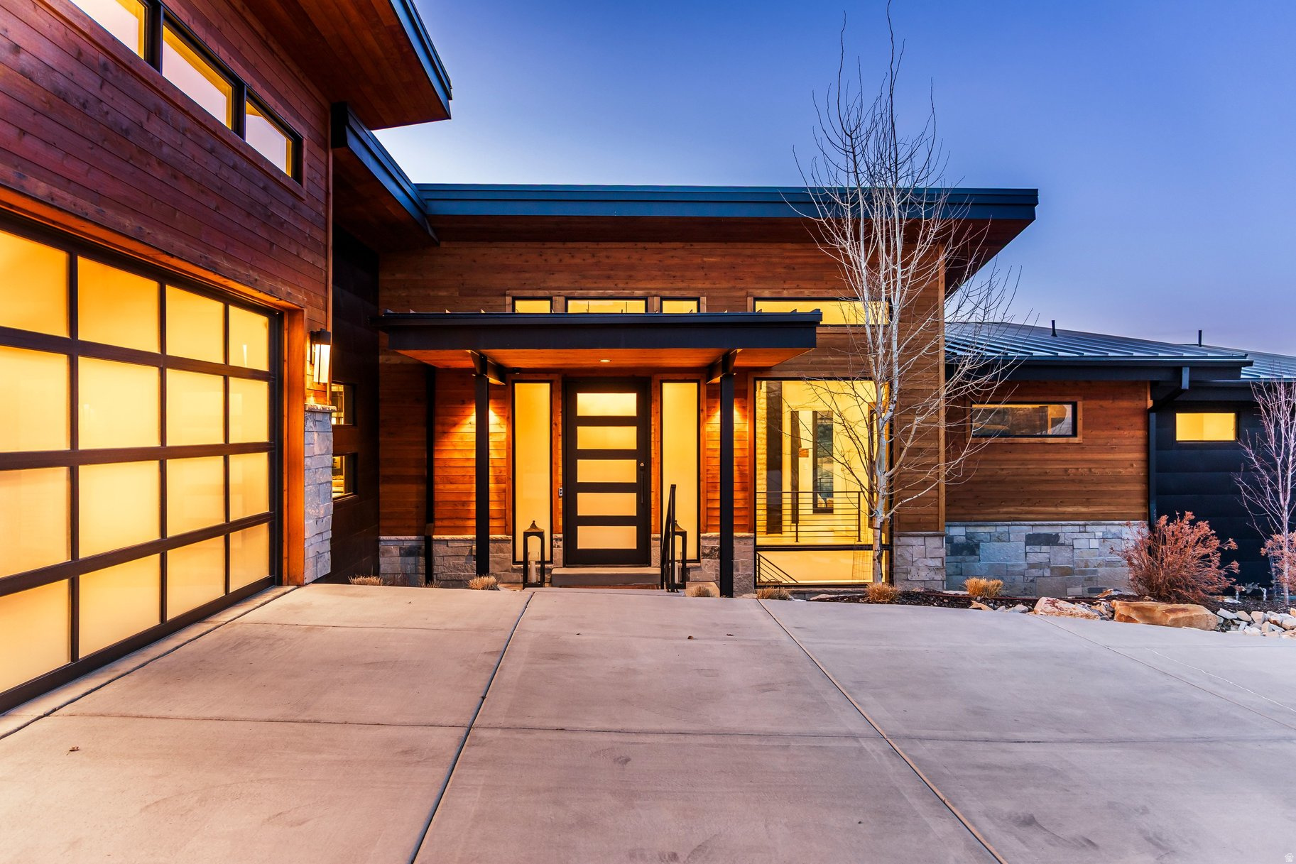 3191 E WESTVIEW TRL