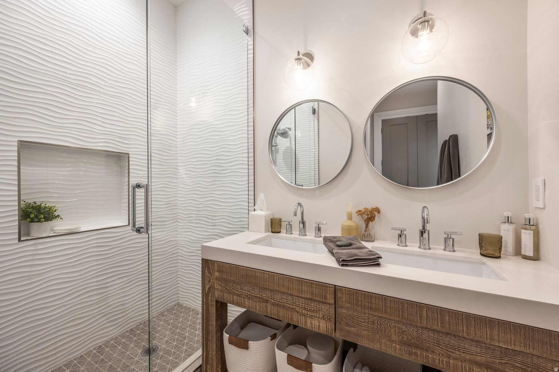 3191 E WESTVIEW TRL