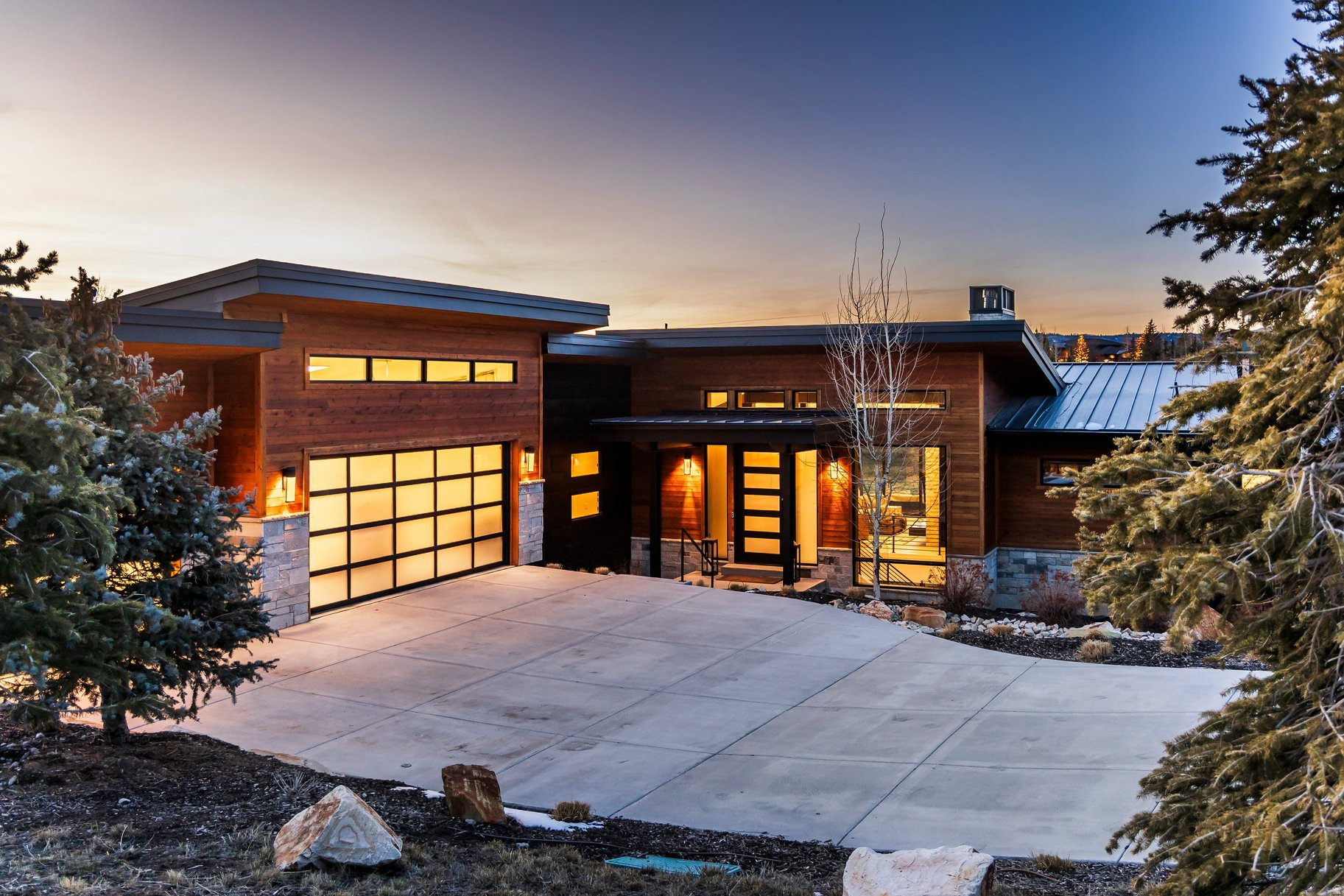 3191 E WESTVIEW TRL