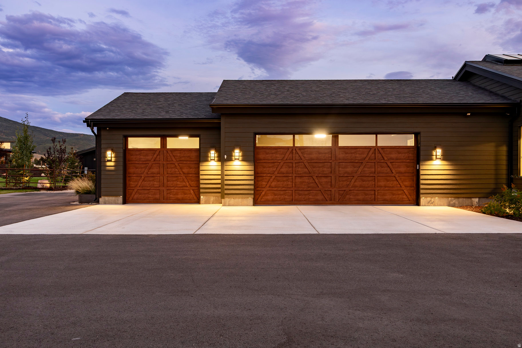 307 W LAZY ACRES LN