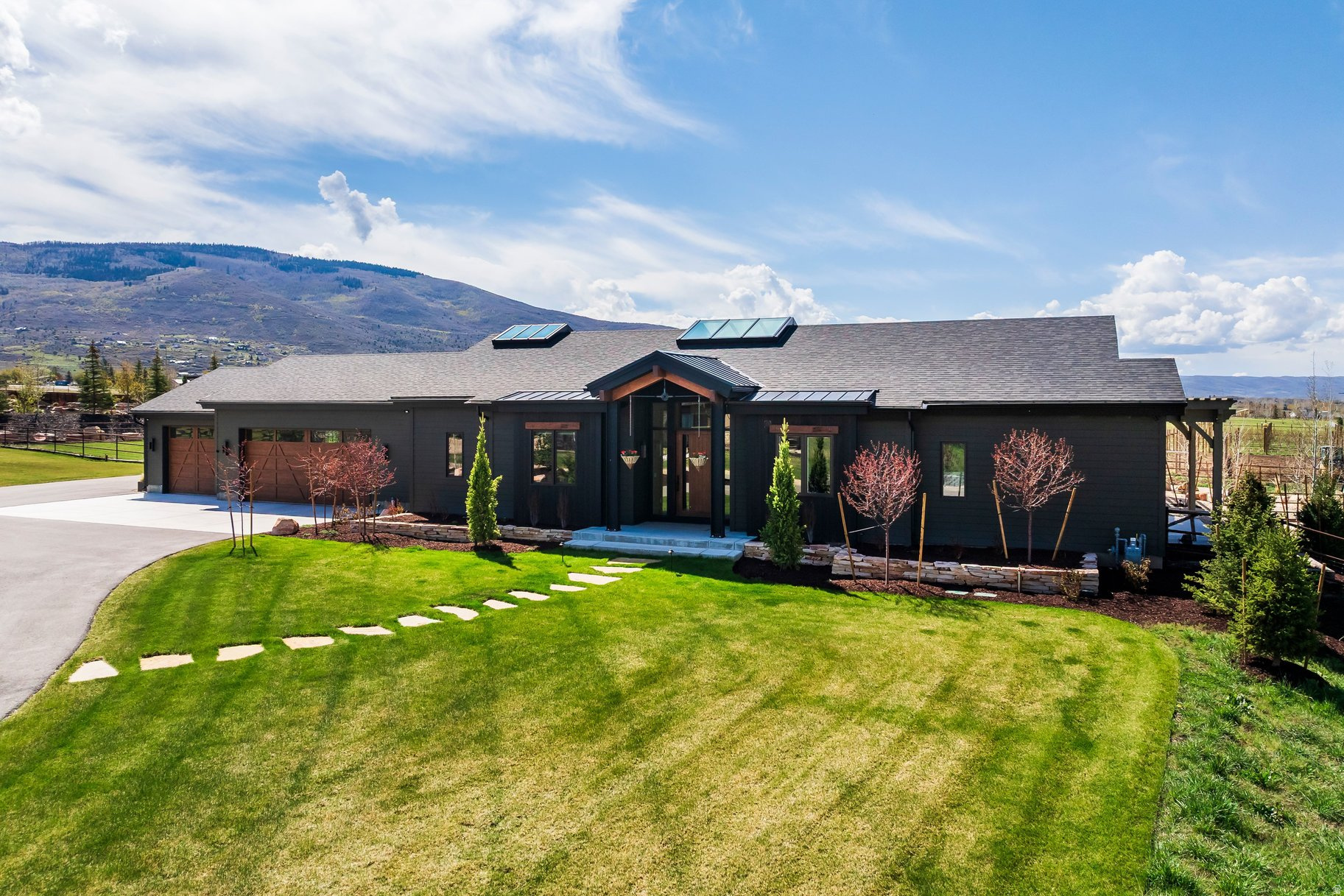 307 W LAZY ACRES LN