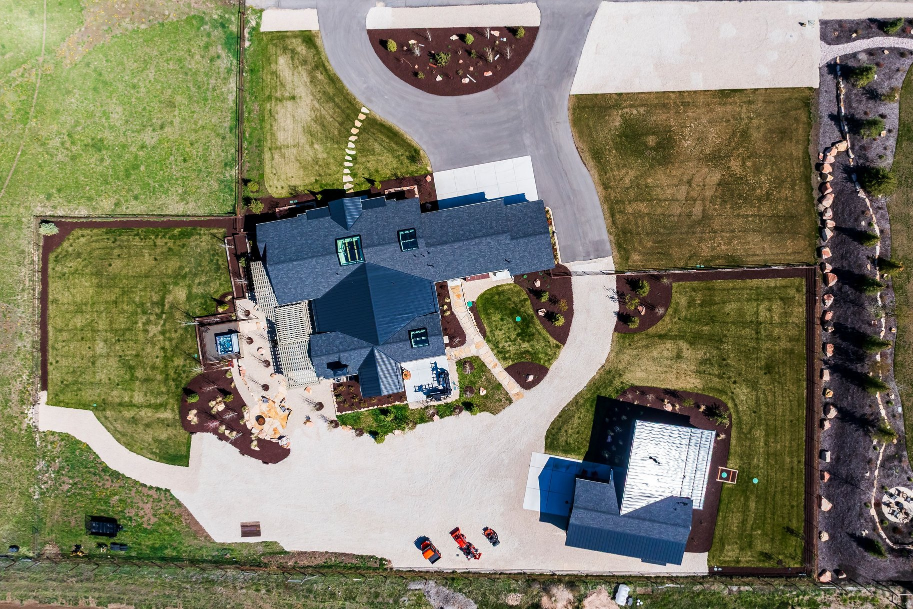 307 W LAZY ACRES LN