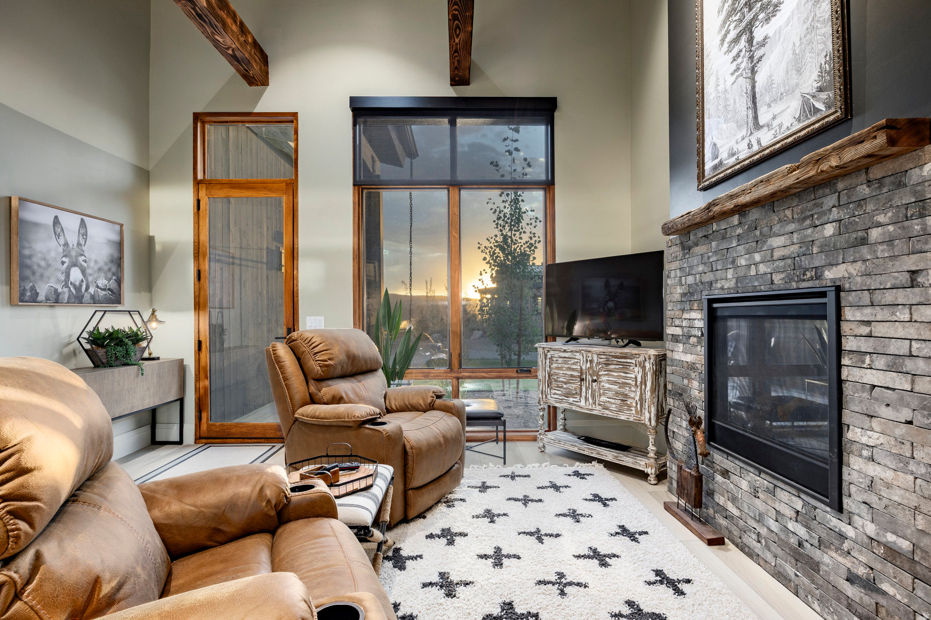 307 W LAZY ACRES LN