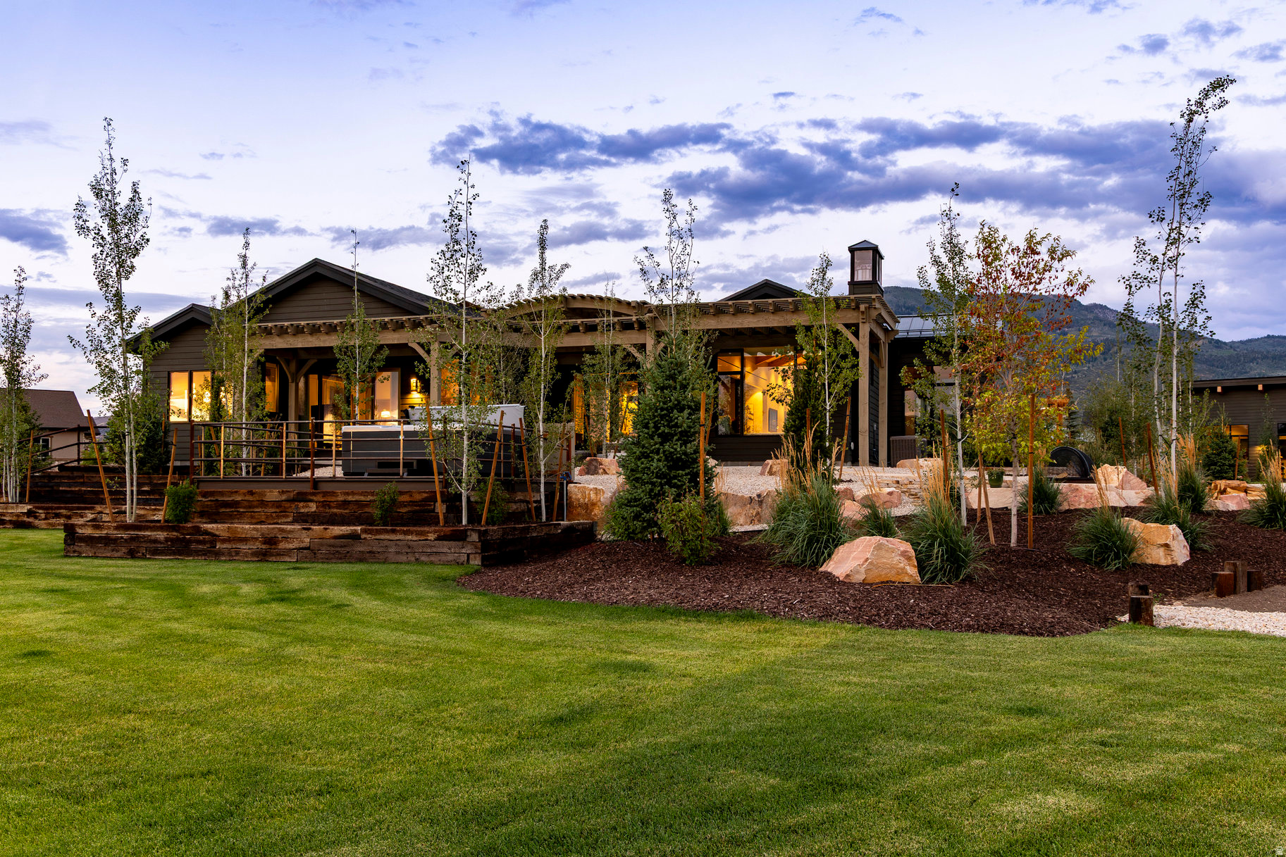 307 W LAZY ACRES LN