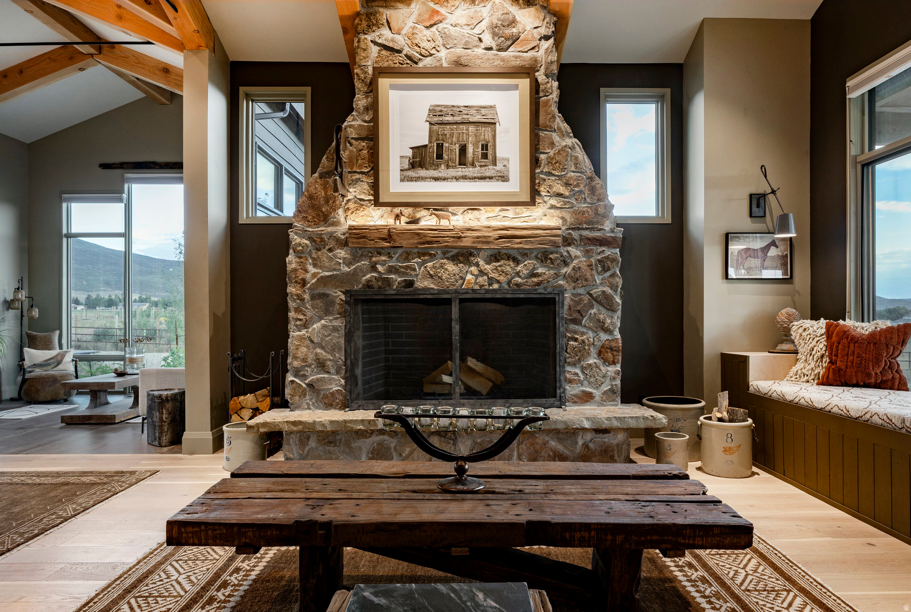 307 W LAZY ACRES LN