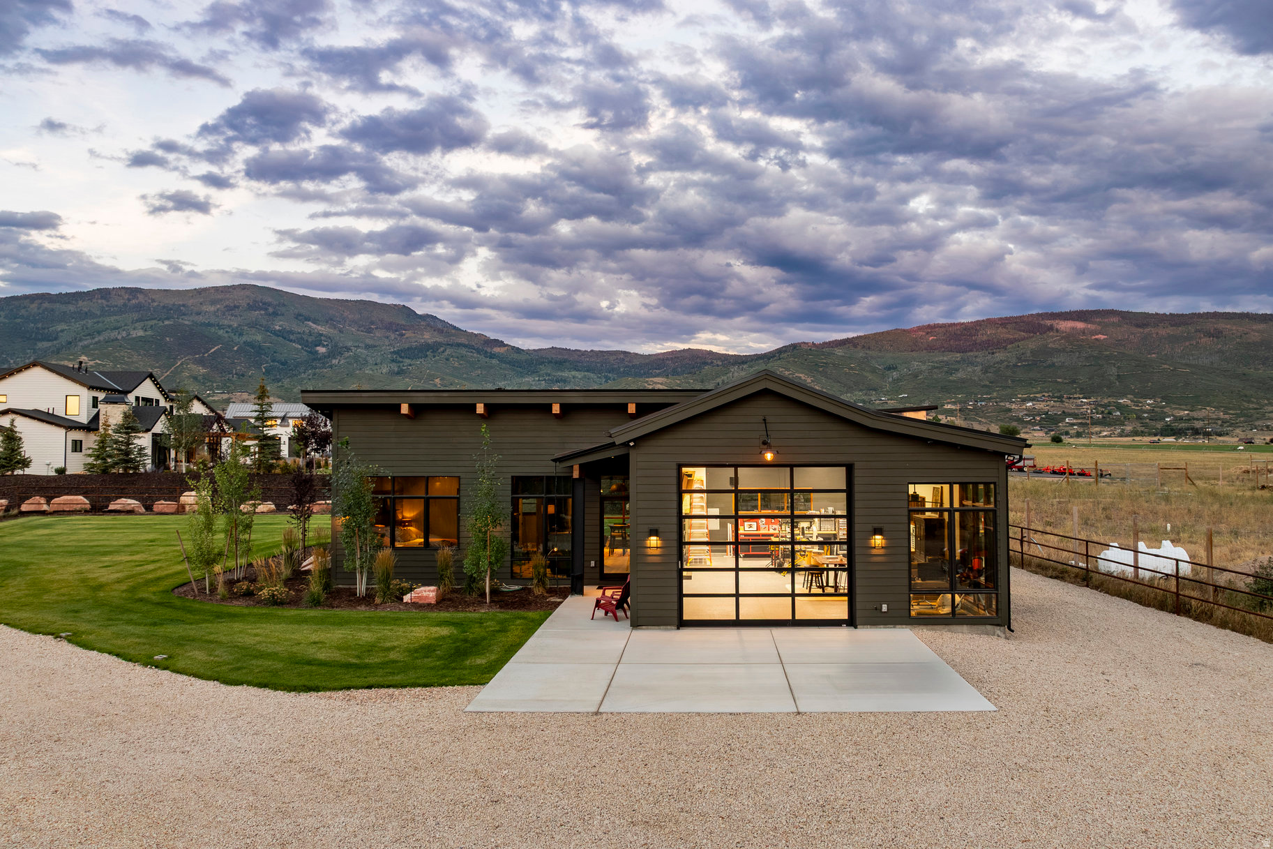 307 W LAZY ACRES LN