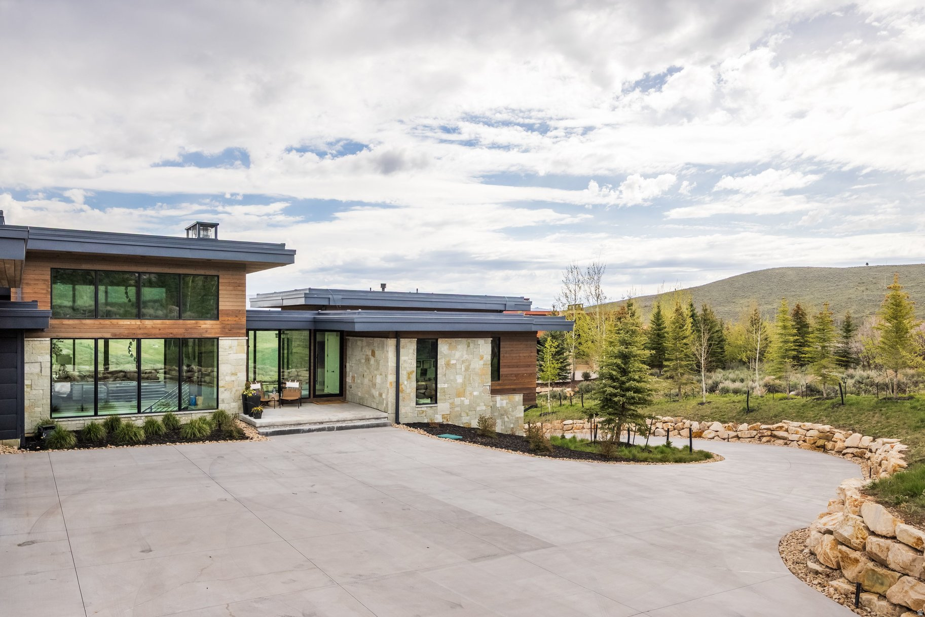 4027 ASPEN CAMP LOOP