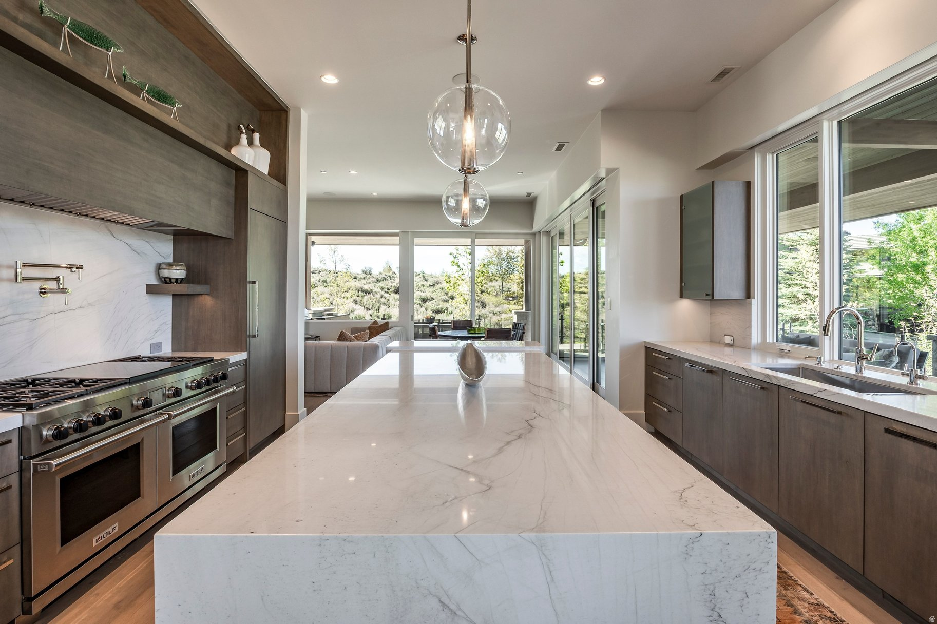 2647 E SILVER BERRY CT