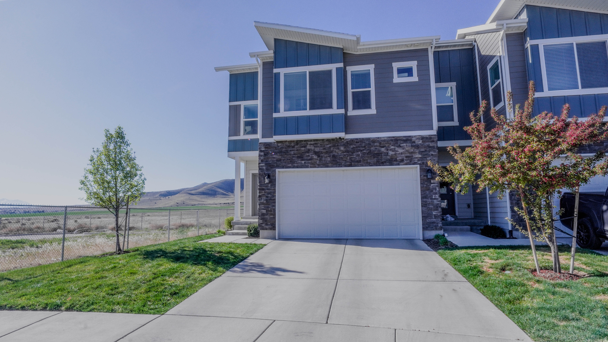 4322 E COTTON DR