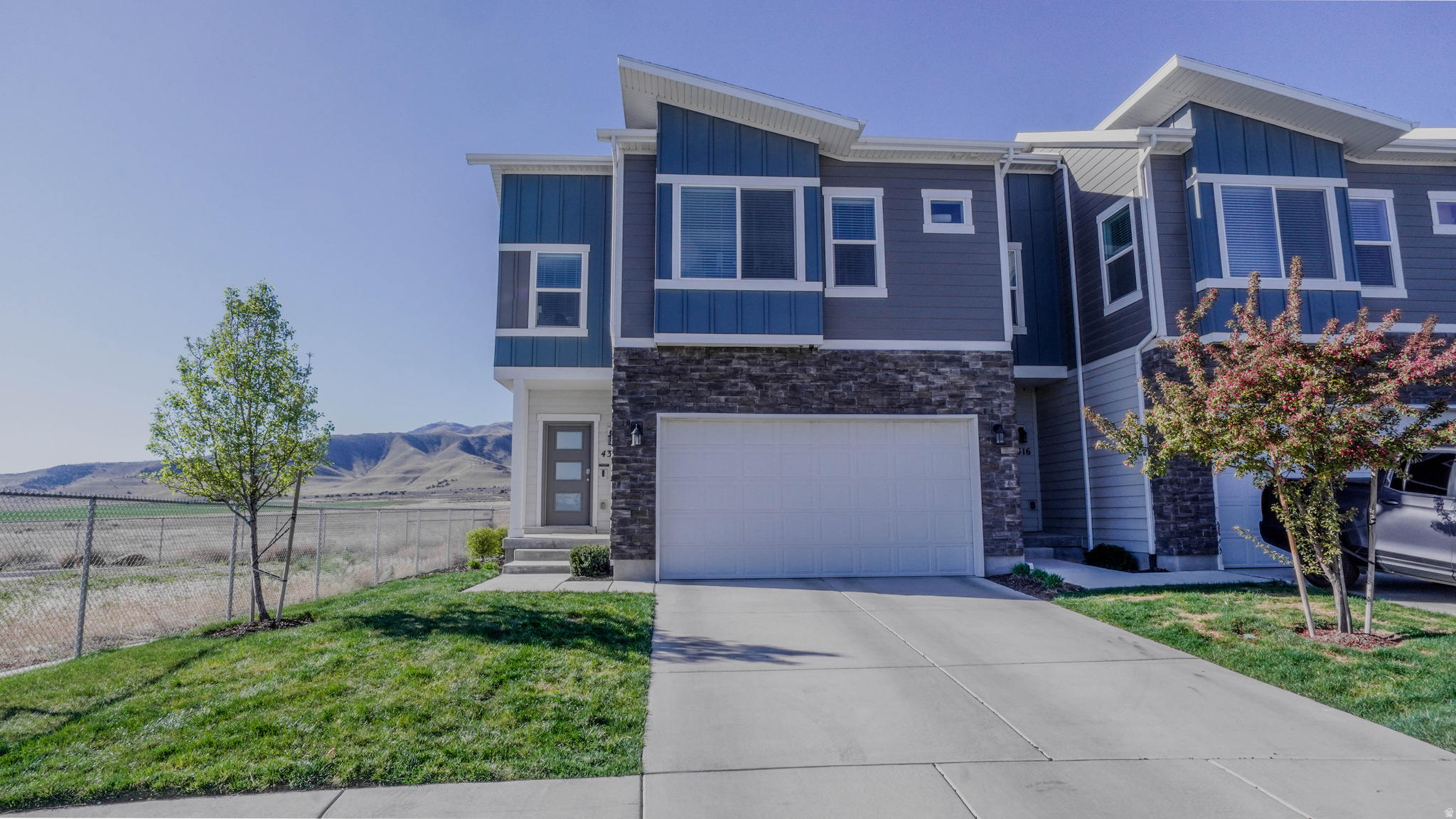4322 E COTTON DR