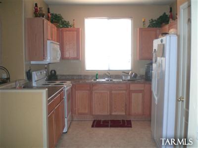 6784 S Avenida De Aventura