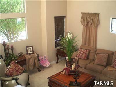 129 E Camino del Abedul