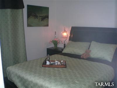 129 E Camino del Abedul