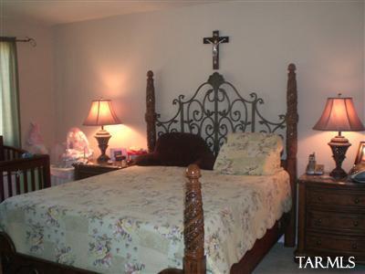 129 E Camino del Abedul