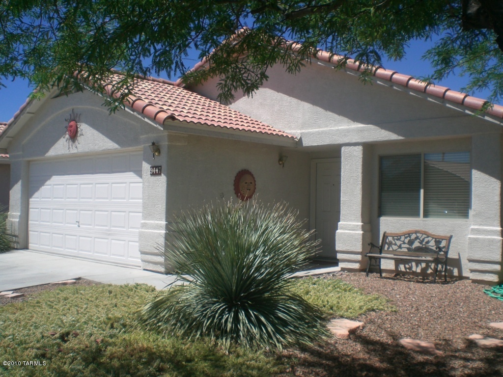 9447 E Pale Blue Topaz