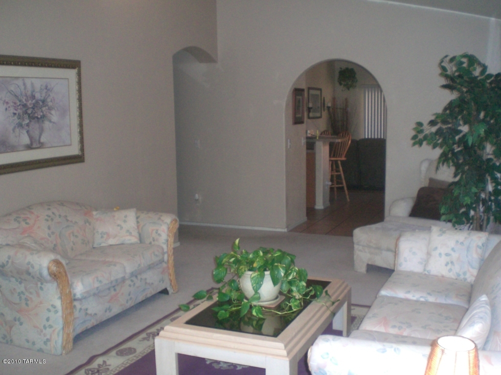 9447 E Pale Blue Topaz