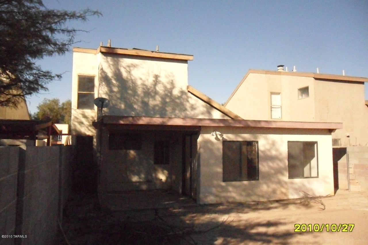 3061 W Avenida Destino